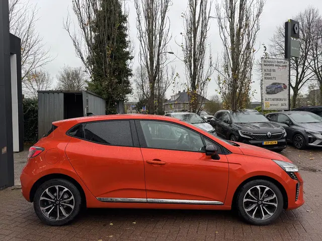 Renault Clio 1.0 TCe 90pk Techno+Pack Winter!! 2024 Benzine 4