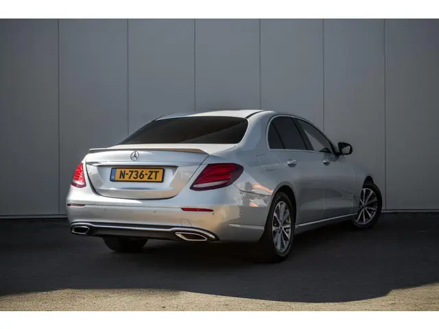 Mercedes-Benz E-Klasse 200 Premium Plus 2018 Benzine 3