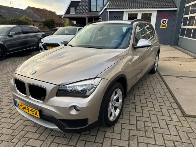 BMW X1 SDrive20i Business+/ Camera / Trekhaak . 2013 Benzine 10