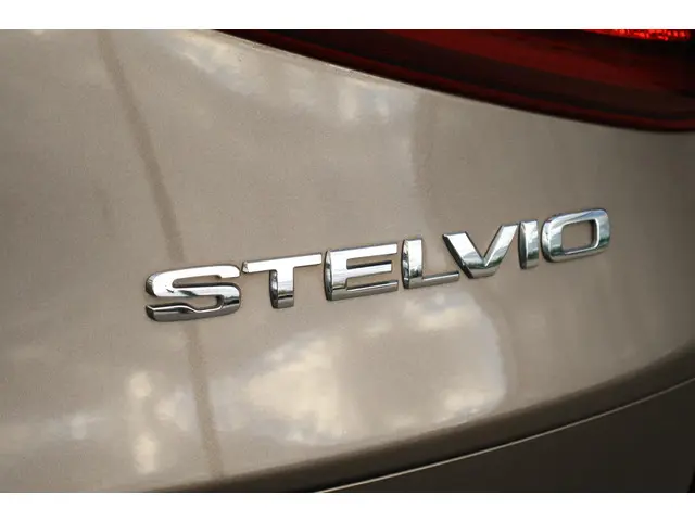 Alfa Romeo Stelvio 2.0 T AWD Super 2018 Benzine 37