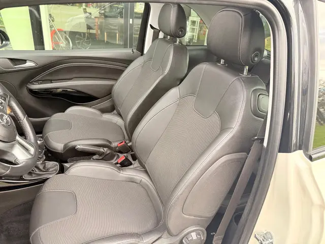 Opel ADAM 1.0 Turbo Rocks 2015 Benzine 6