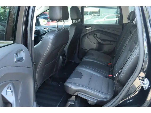 Ford Kuga 1.5 TITANIUM 2015 Benzine 11