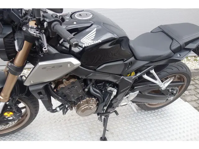 Honda CB 650 R 2019 Benzine 18