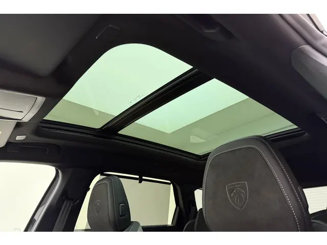 Peugeot 5008 1.2 Hybrid GT 2025 Hybride Benzine 23