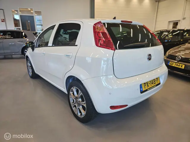Fiat Punto Evo 0.9 TwinAir Sempre 2017 Benzine 2