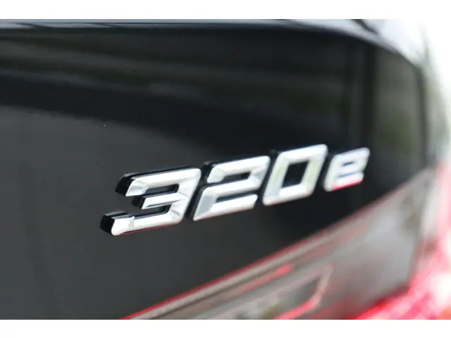 BMW 3 Serie Sedan 320e 2023 Hybride Benzine 25