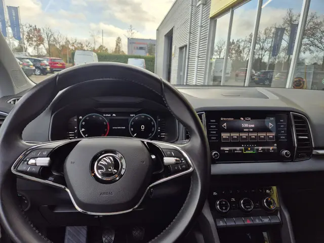 Škoda Karoq 1.0 TSI Business Edition 2022 Benzine 8