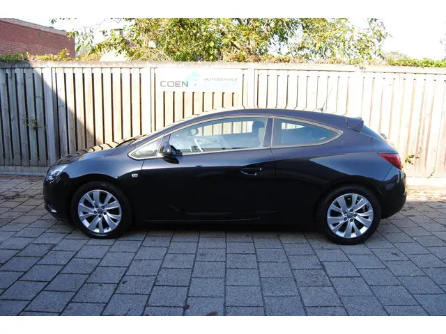 Opel Astra GTC 1.4 Turbo Design Edition 2013 Benzine 4