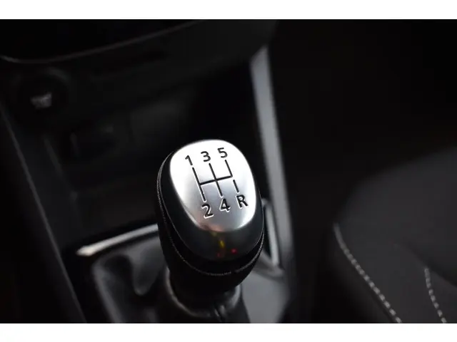 Renault Clio TCe 90 Limited 2018 Benzine 18