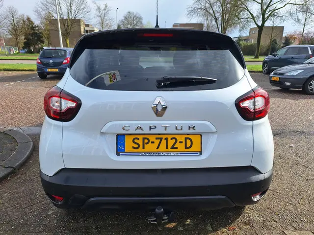 Renault Captur 0.9 TCe Zen TREKHAAK 2018 Benzine 6