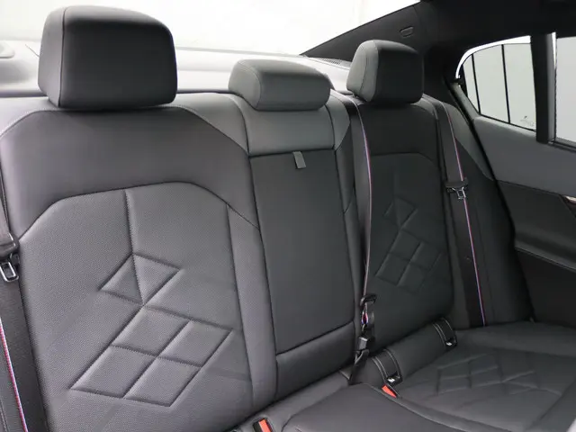 BMW i5 M60 xDrive 2023 Elektrisch 29