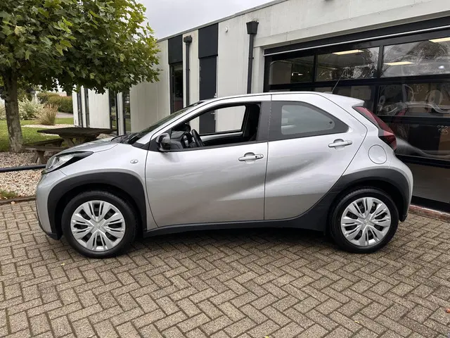 Toyota Aygo X 1.0 VVT-i S-CVT Play 2023 Benzine 14