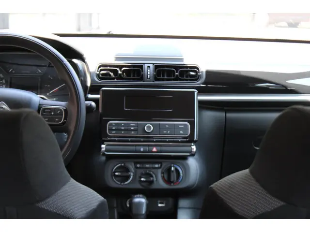 Citroën C3 1.2 PureTech Live 2018 Benzine 12