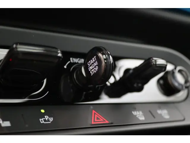 MINI 3-Deurs Cooper C 2024 Benzine 40