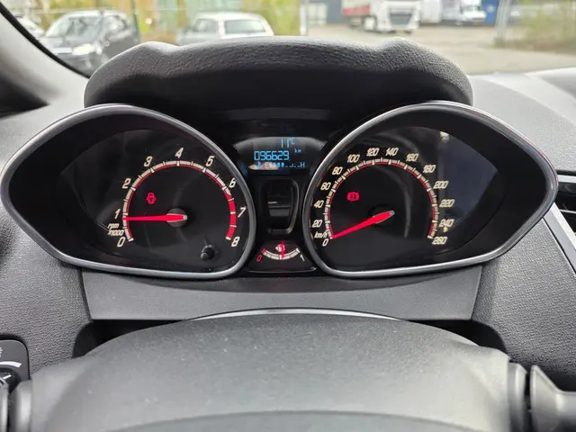Ford Fiesta 1.6 ST2 2014 Benzine 13