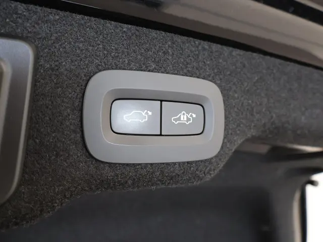 Volvo S90 2.0 T5 250PK MOMENTUM + SCHUIFDAK | 2018 Benzine 25