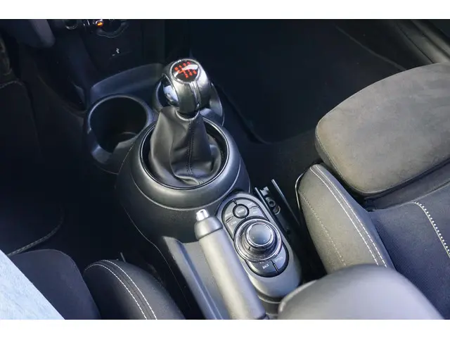 MINI 3-Deurs Cooper 2021 Benzine 15