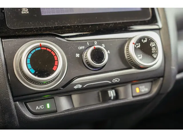Honda Jazz 1.3i VTEC COMFORT 2017 Benzine 21