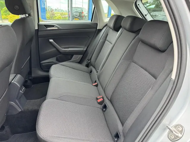 Volkswagen Polo 1.0 TSI Comfortline 2021 Benzine 32