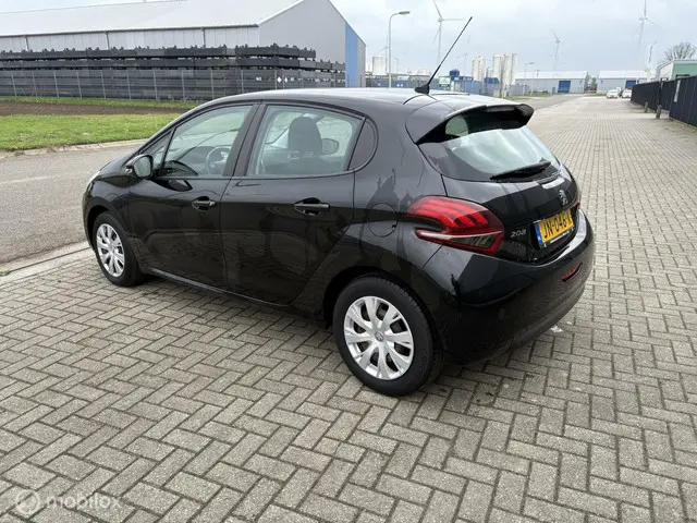 Peugeot 208 1.2 PureTech Blue Lion 2016 Benzine 6