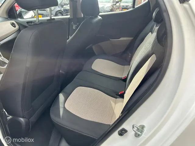 Hyundai i10 1.0i i-Drive 2016 Benzine 12