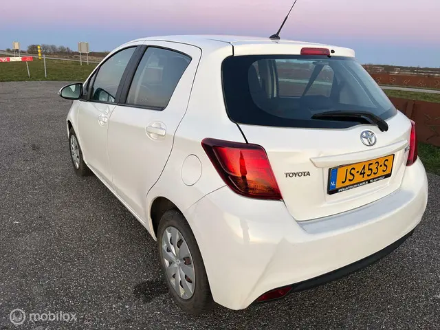 Toyota Yaris 1.0 VVT-i Aspiration 2016 Benzine 6