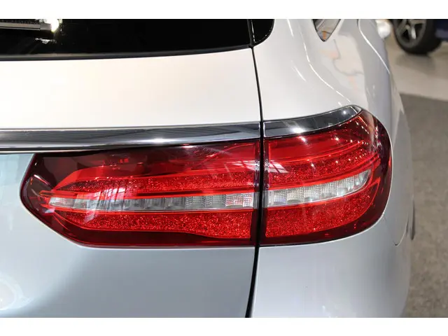 Mercedes-Benz E-Klasse Estate 200 Ambition 2017 Benzine 16