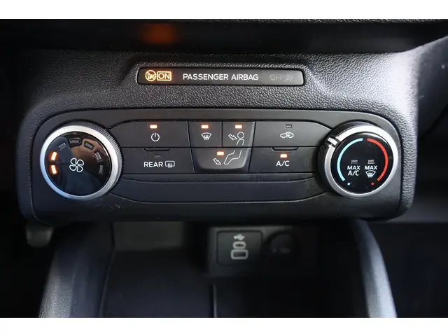 Ford Focus Wagon 1.0 EcoBoost Connected 2022 Benzine 19