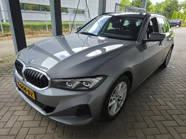 BMW 3 Serie Touring 318i 2023 Benzine 8