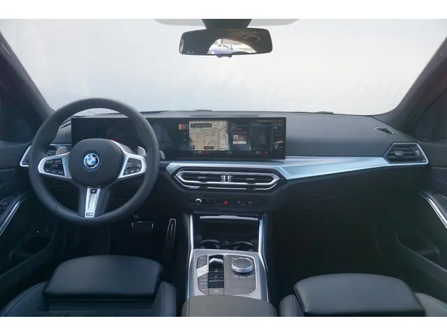 BMW 3 Serie Sedan 320e 2025 Hybride Benzine 10