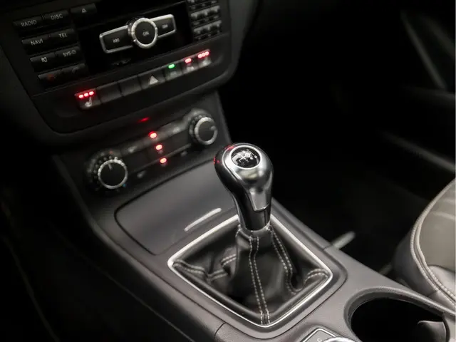 Mercedes-Benz B-Klasse 200 AMG Sport 2013 Benzine 12