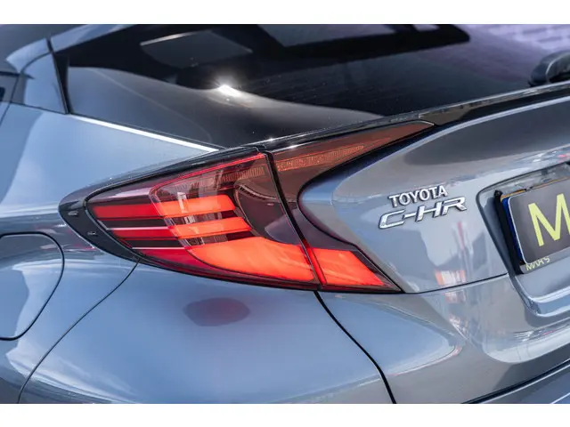 Toyota C-HR 2.0 Hybrid Bi-Tone 2020 Hybride Benzine 18