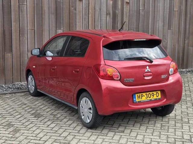 Mitsubishi Space Star 1.0 Bright 2015 Benzine 6