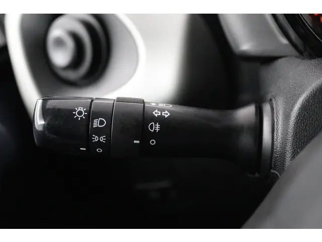 Citroën C1 1.0 e-VTi Feel 2014 Benzine 12