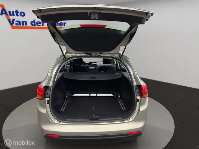 Kia cee'd Sportswagon 1.6 GDI Business Pack 2013 Benzine 21