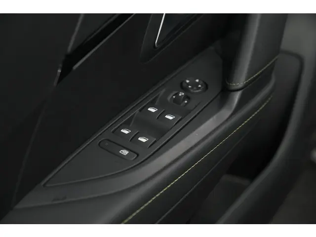 Peugeot 208 PureTech 100 GT 2024 Benzine 23
