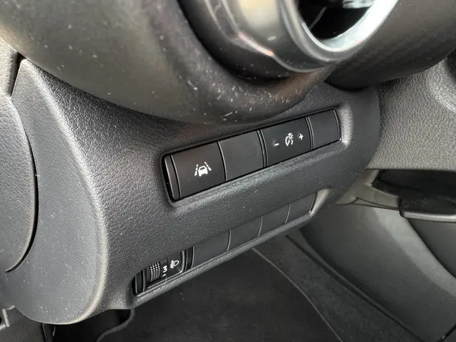 Nissan Juke 1.6 Hybrid N-Connecta 2024 Hybride Benzine 21
