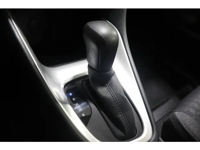 Toyota Yaris 1.5 Hybrid Dynamic, 2022 Hybride Benzine 30