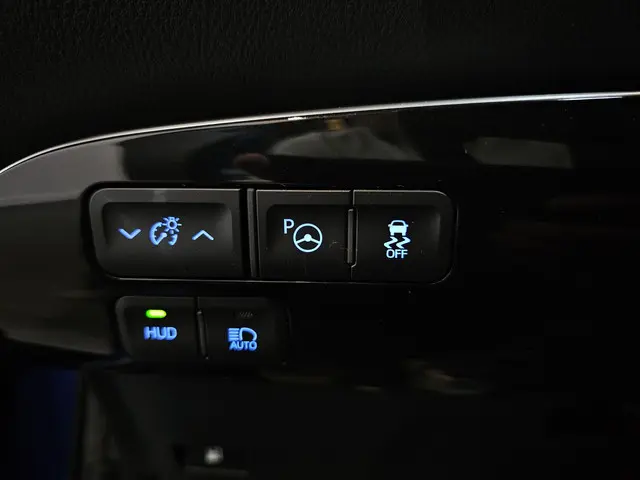 Toyota Prius 1.8 Dynamic 2018 Hybride Benzine 30