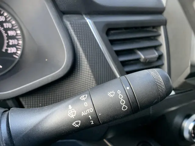 Renault Trafic 2.0 dCi 150 T29 L2H1 DC Luxe 2022 Diesel 31