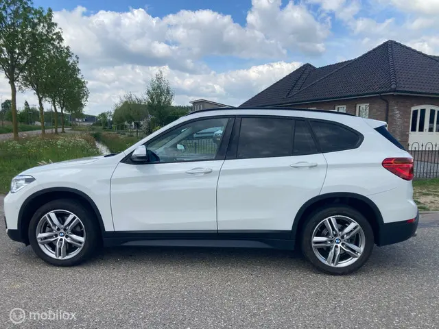 BMW X1 20i High Executive leder aut camera 2018 Benzine 8