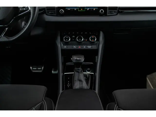 Škoda Karoq 1.5 TSI ACT Sportline Business 2021 Benzine 28