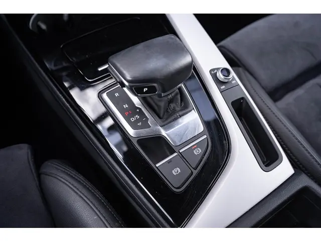 Audi A4 Avant 35 TFSI Business Edition 2021 Benzine 40