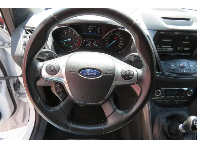 Ford Kuga 1.5 Trend , AIRCO , NAVI , LM VELG 2016 Benzine 13