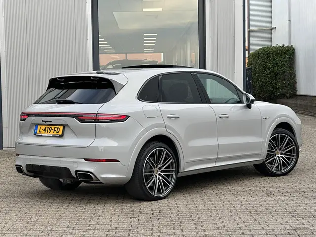 Porsche Cayenne 3.0 E-Hybrid 2021 Hybride Benzine 2