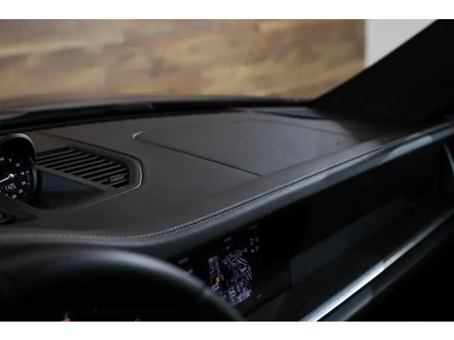 Porsche 911 3.0 Carrera S 2022 Benzine 28