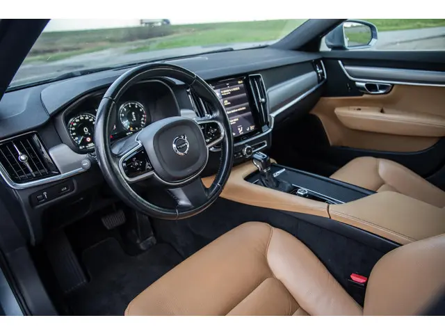 Volvo V90 2.0 T5 Momentum 2017 Benzine 44