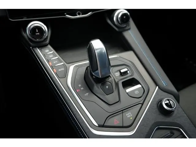 Lynk & Co 01 1.5 Plug-in Hybride 2022 Hybride Benzine 19
