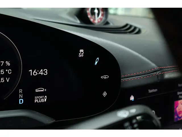 Porsche Taycan GTS 93 kWh 2023 Elektrisch 23