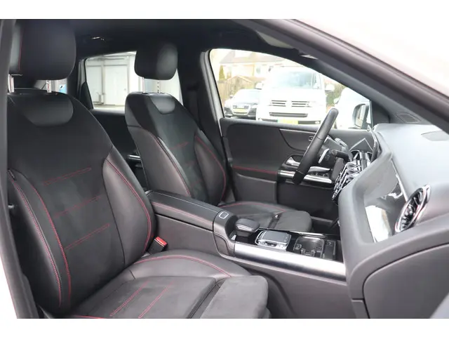 Mercedes-Benz B-Klasse 180 AMG 2019 Benzine 8